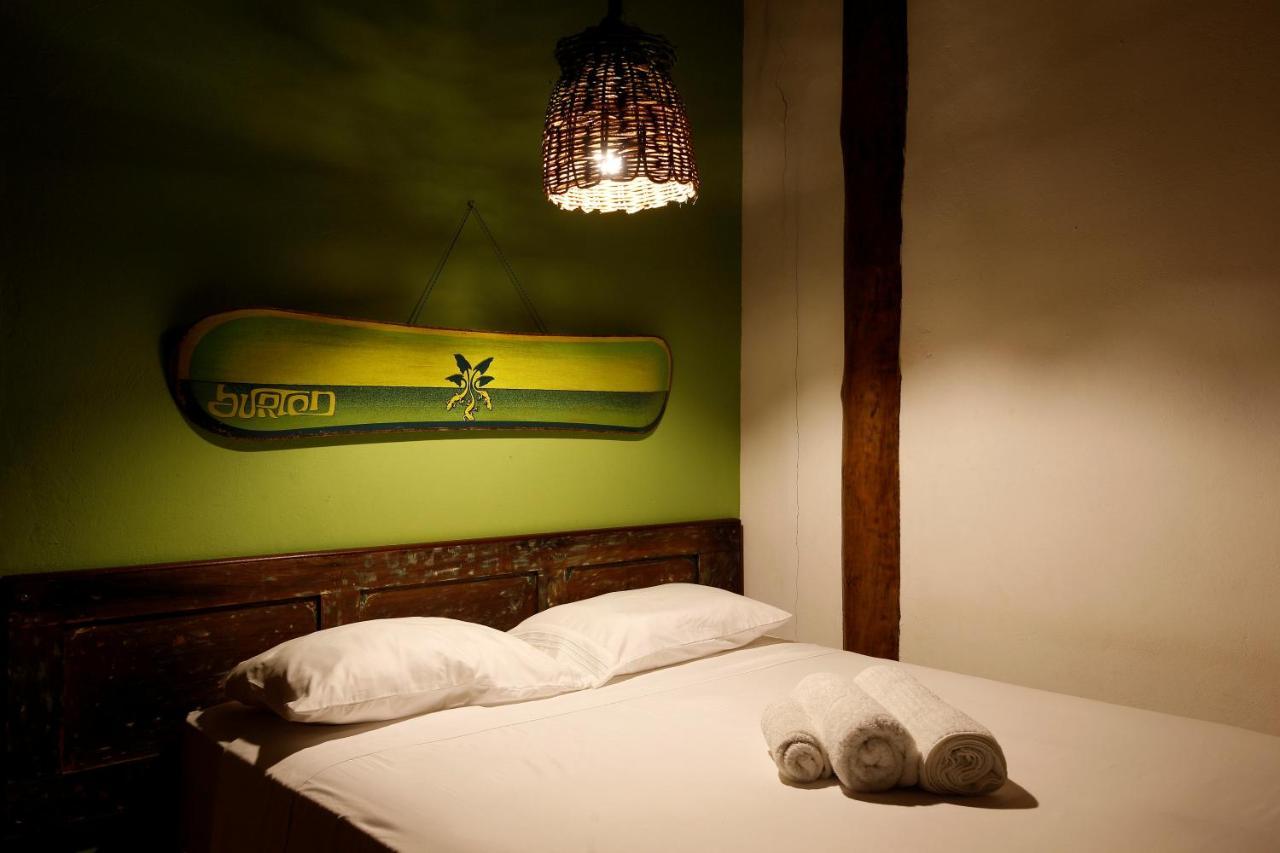 Bahia Surf Camp Hotel Abrantes ภายนอก รูปภาพ